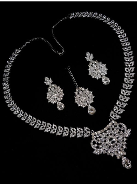 Stonestudded Jewelry Set